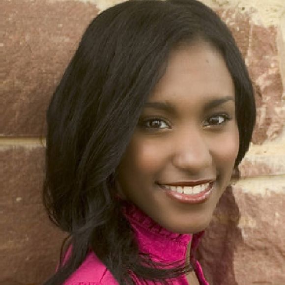 Meet your Posher, Courtney - Picture 1 of 1